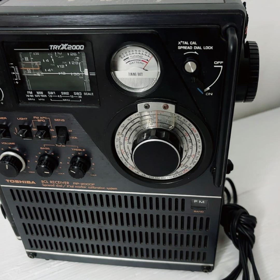 動作品　東芝　ラジオ　電源コード付き RP-2000F