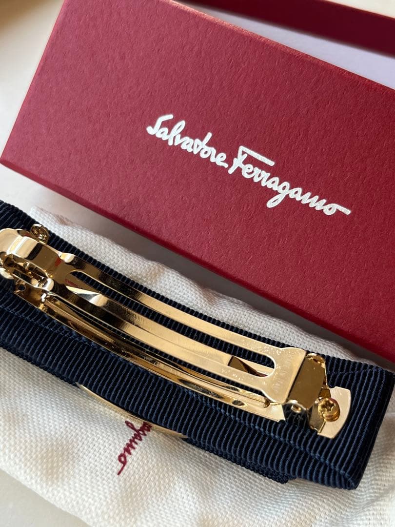 【新品未使用】フェラガモ　バレッタ　ヘアクリップ