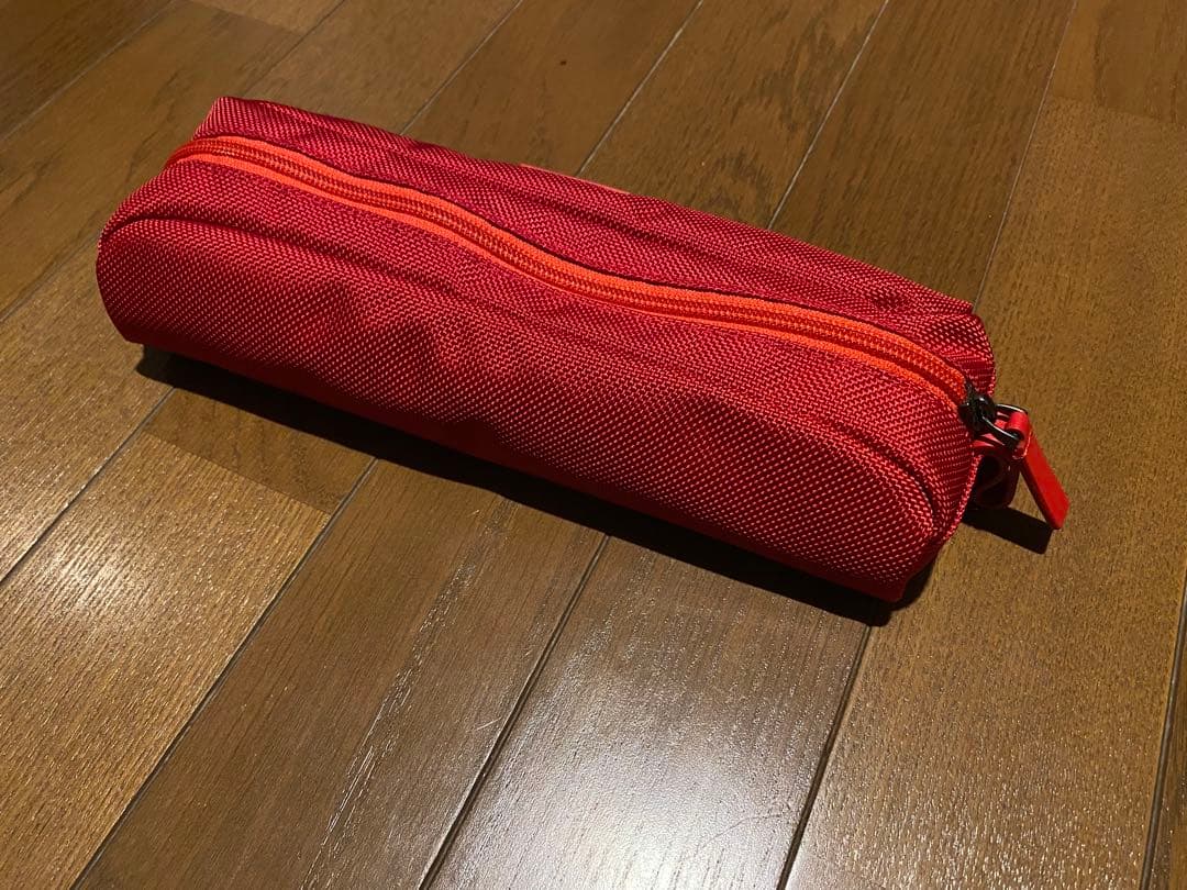 新品、未使用 TUMI ファスナーポーチ チェリー