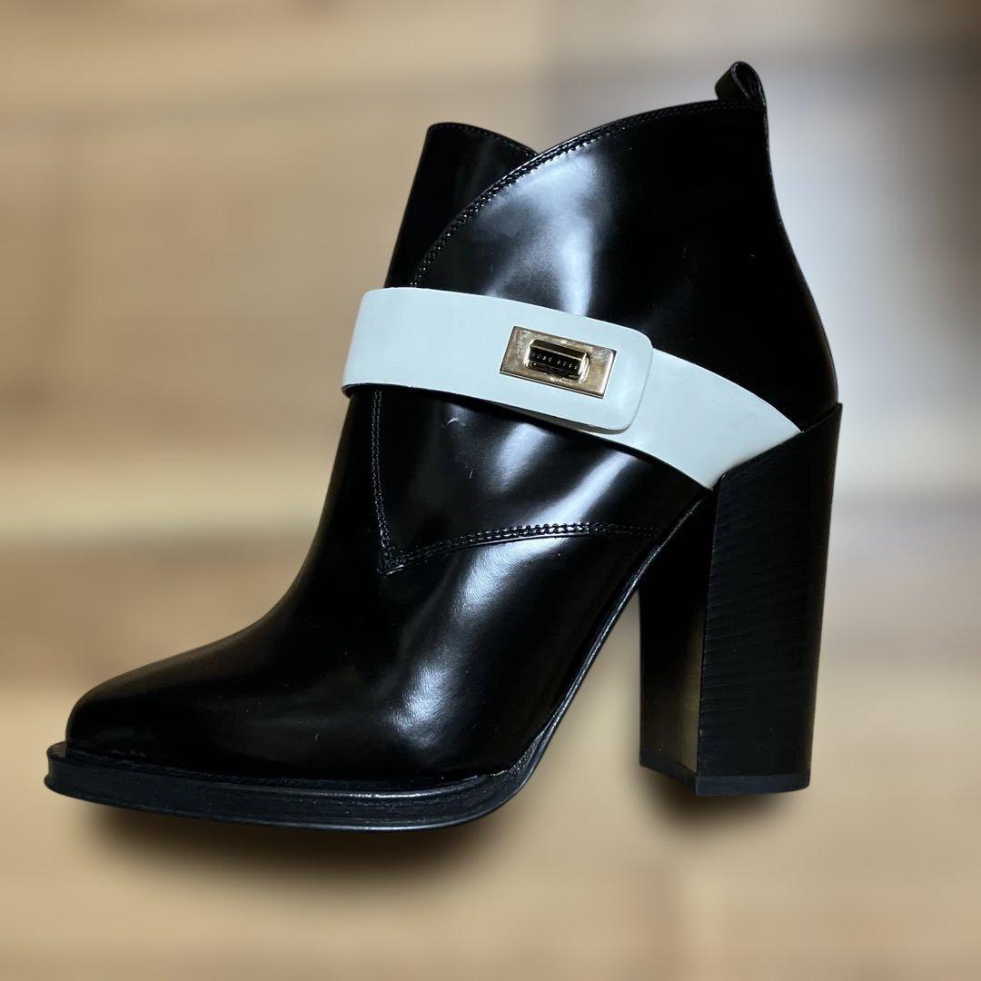 最終値下げ！ 新品！HUGO BOSSショートブーツ　size38☆