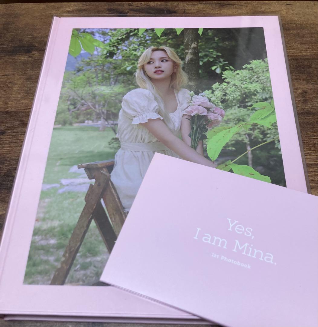 【初回限定版】TWICE Yes, I am Mina. photo book