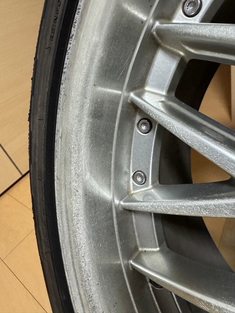 ロクサーニ・マルチフォルケッタ　20インチ　4本