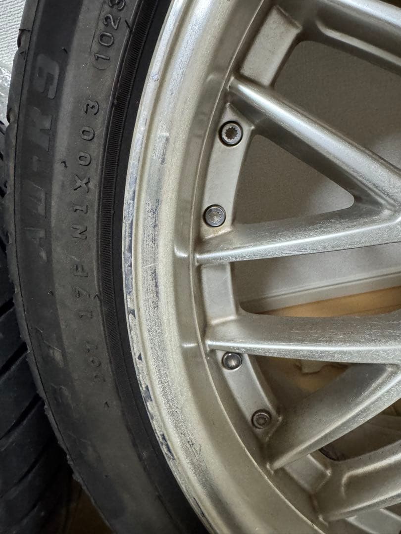 ロクサーニ・マルチフォルケッタ　20インチ　4本