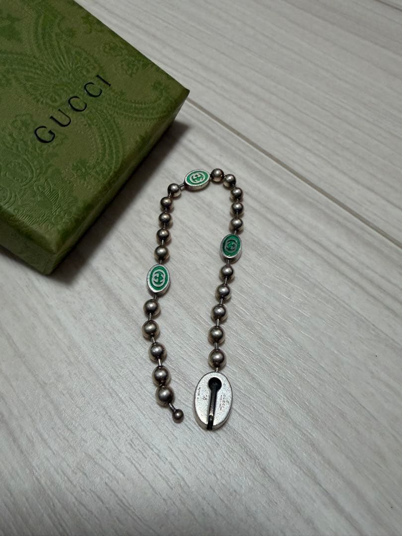 GUCCI ロゴ入りブレスレット