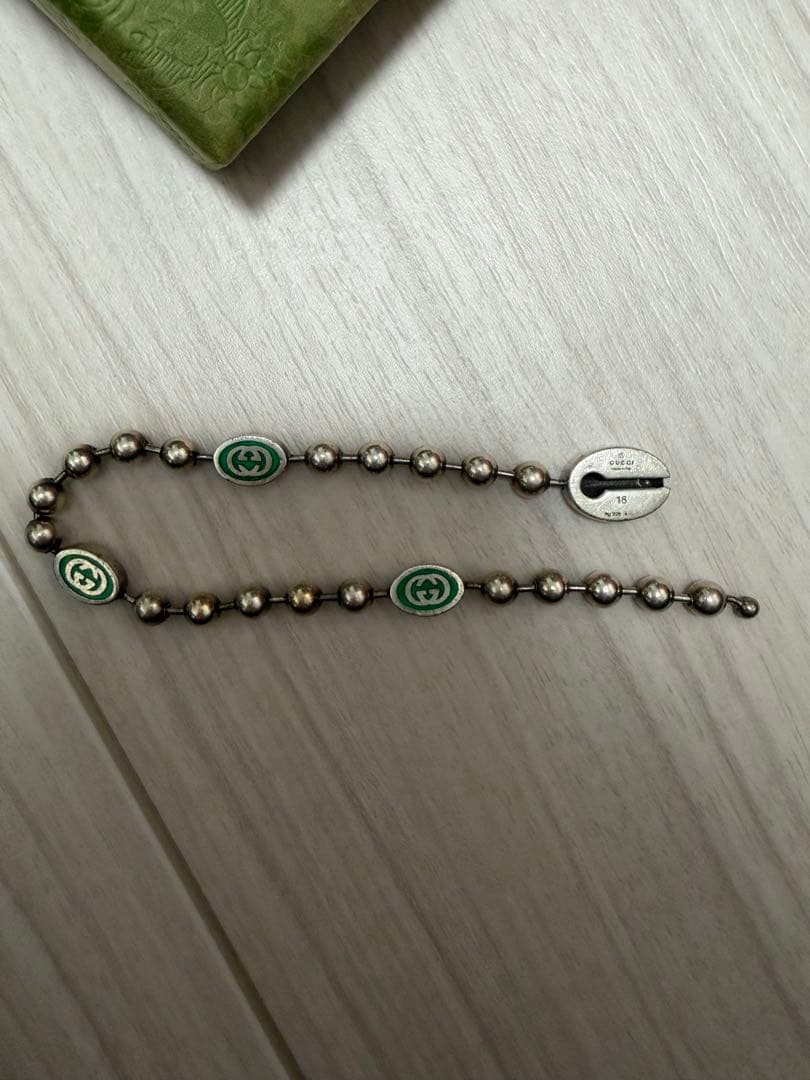 GUCCI ロゴ入りブレスレット