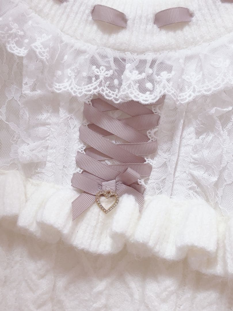 LIZLISA スピンドルポンポンニットトップス ホワイト