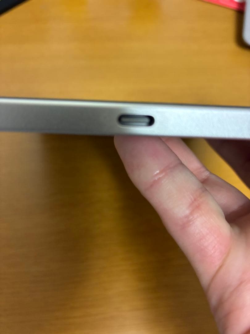 Apple 11 インチ iPad (A16): 11 インチモデル