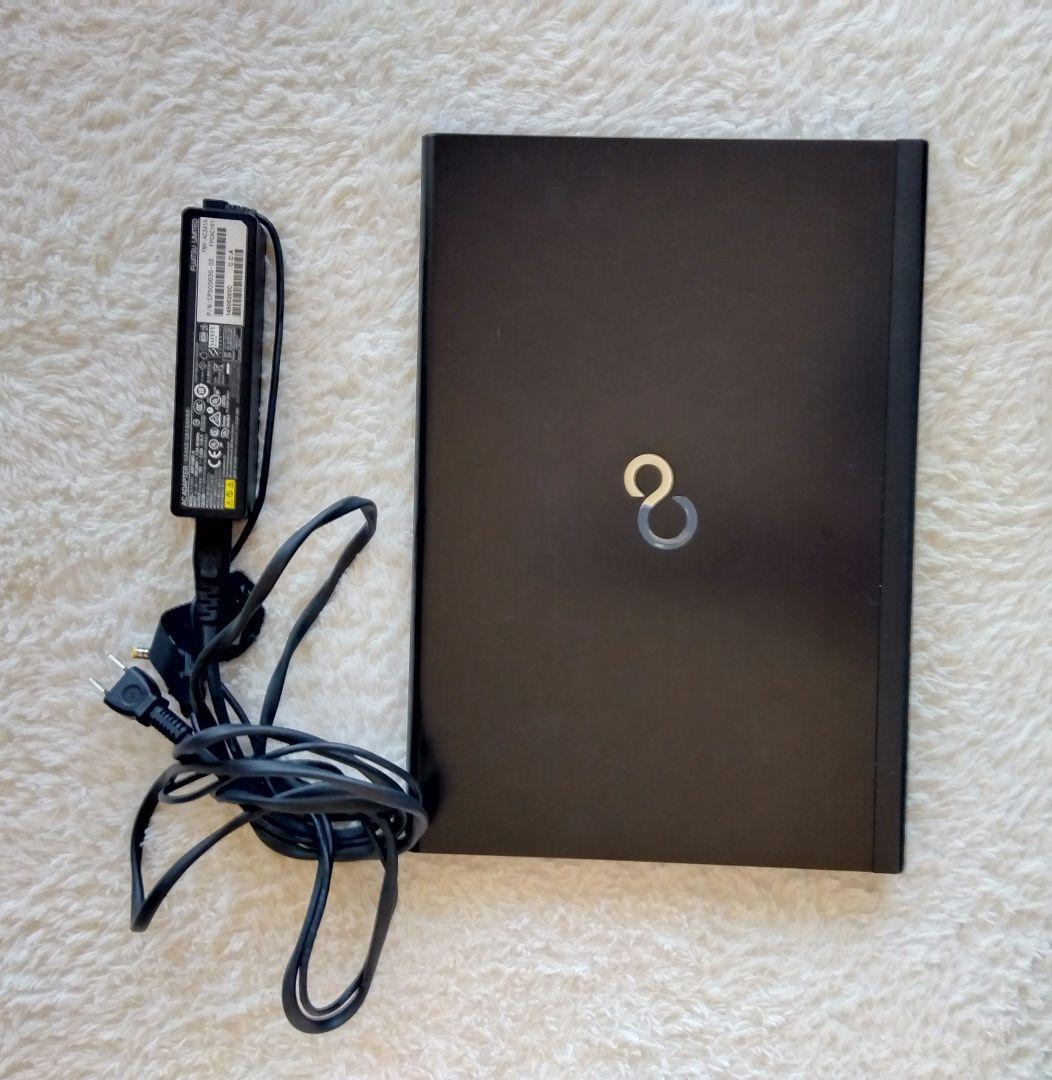 富士通　FUJITSU ノートパソコン