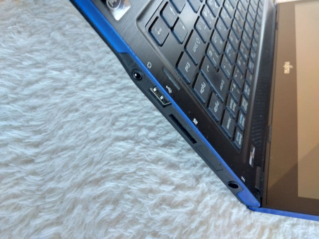 富士通　FUJITSU ノートパソコン