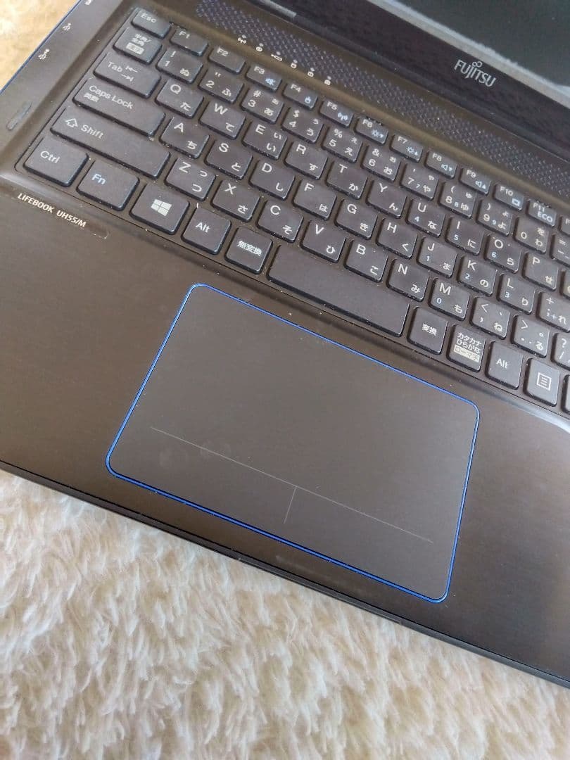 富士通　FUJITSU ノートパソコン