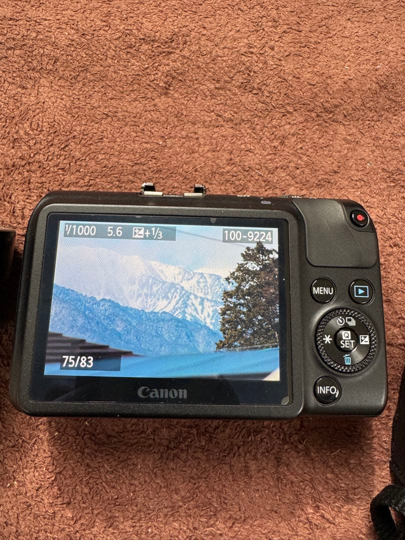 Canon EOS M ボディ ミラーレス一眼 M-efマウント付き