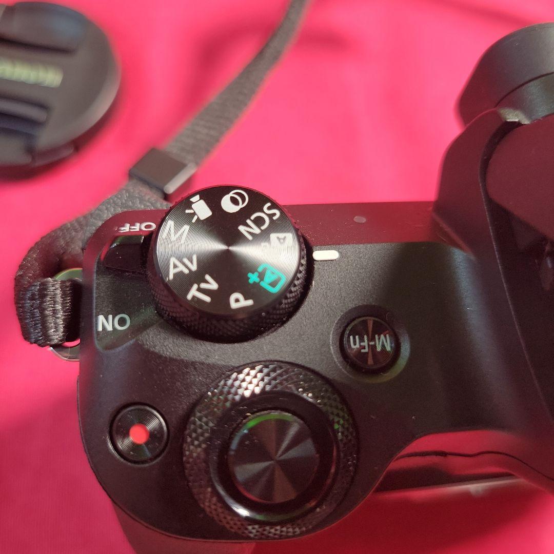 キヤノン Canon ミラーレス　美品　一眼カメラ　EOS Kiss M　動作品