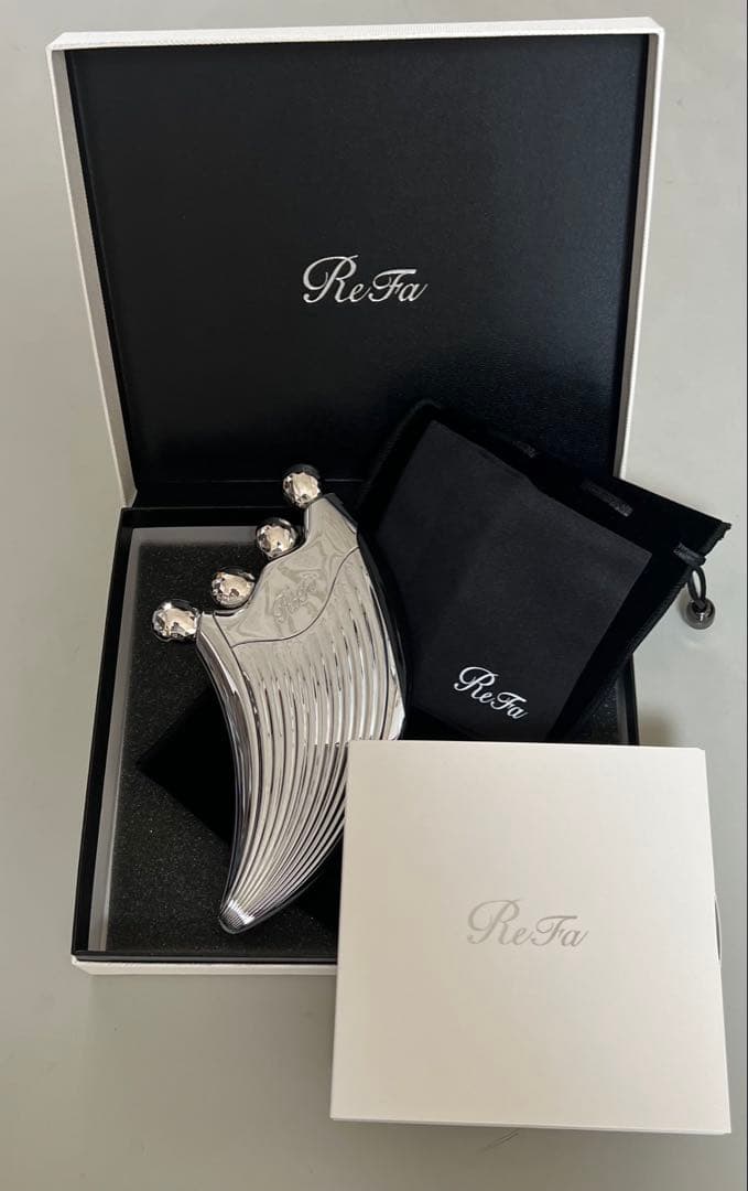 ReFa 美顔ローラー シルバー ローラーが４個 専用ケース付き