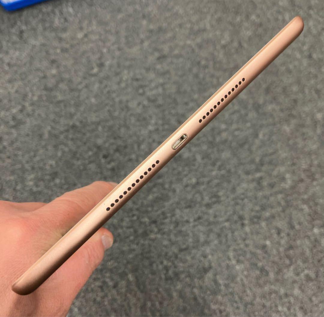 iPad 第8世代　128GB シルバー　Cellularモデル