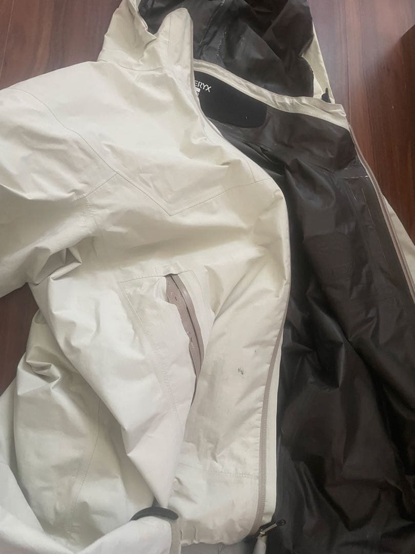 らいちょさま専用　ロゴ刺繍　激レア　ARC'TERYX ホワイト アークテリクス