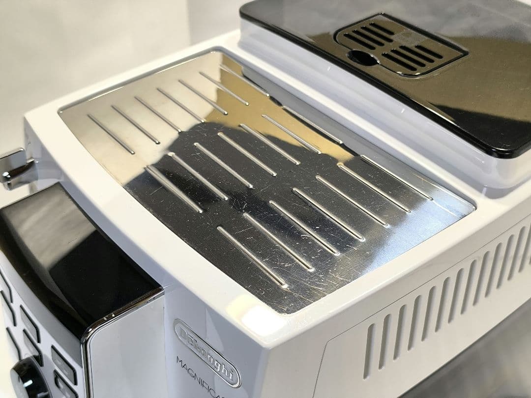 デロンギマグニフィカS コンパクト全自動コーヒーマシン ECAM23120　02