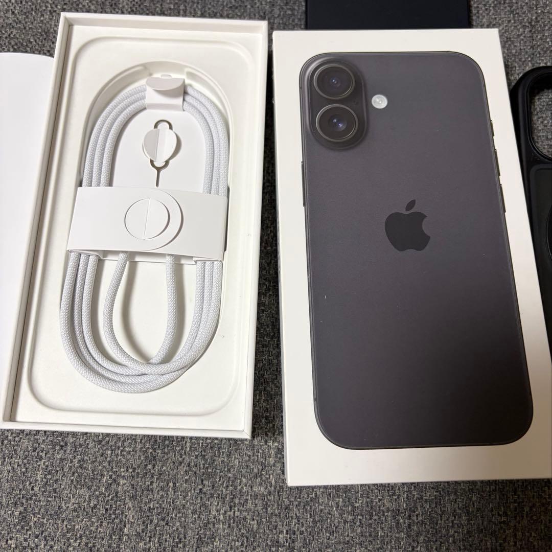 美品　iPhone16 ブラック　128GB本体