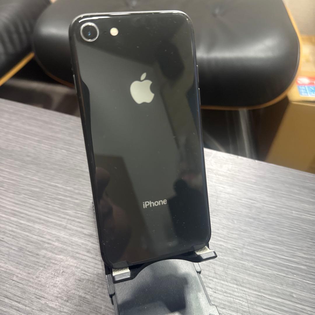 Apple iPhone 8 スペースグレー 本体64GB SIMフリー 222
