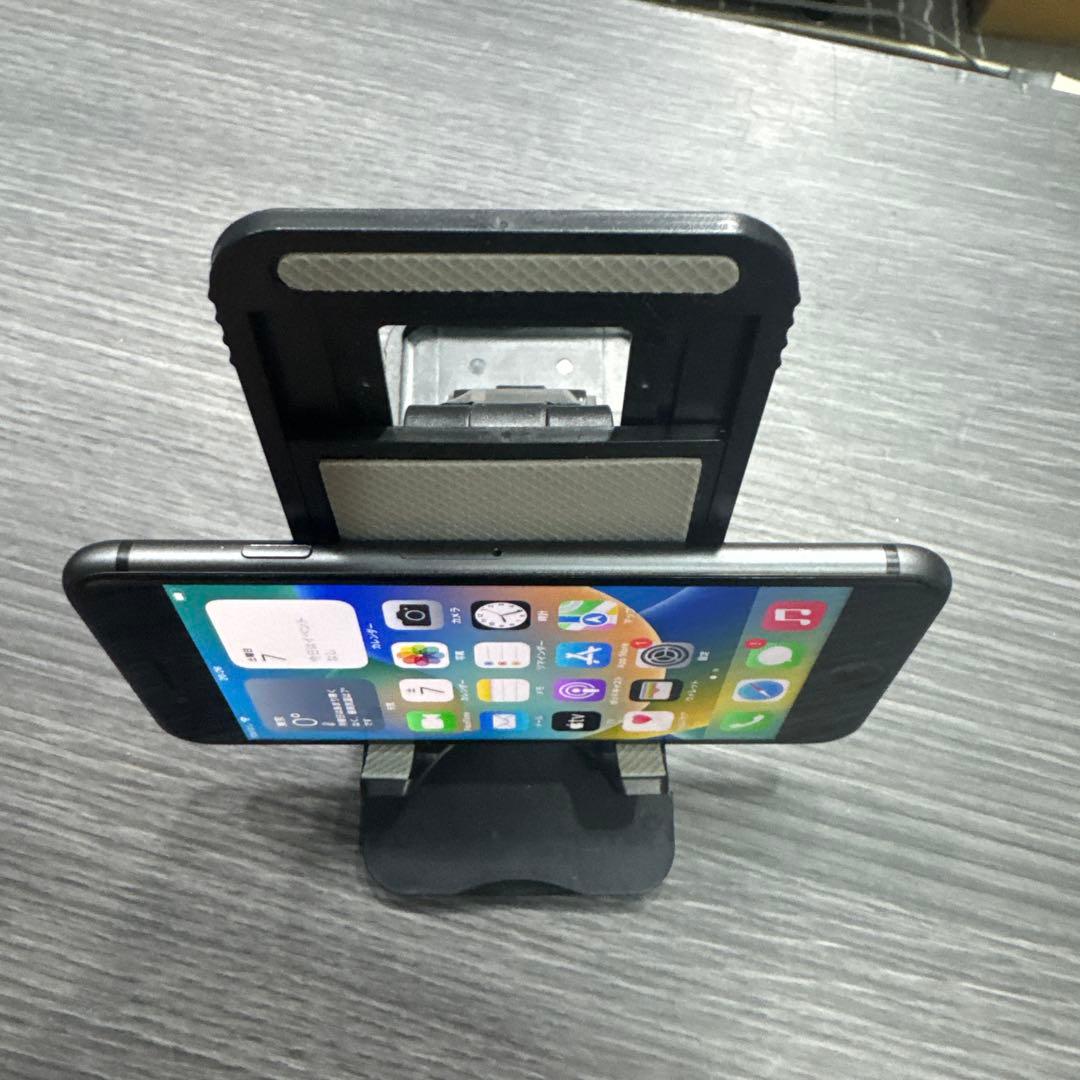 Apple iPhone 8 スペースグレー 本体64GB SIMフリー 222