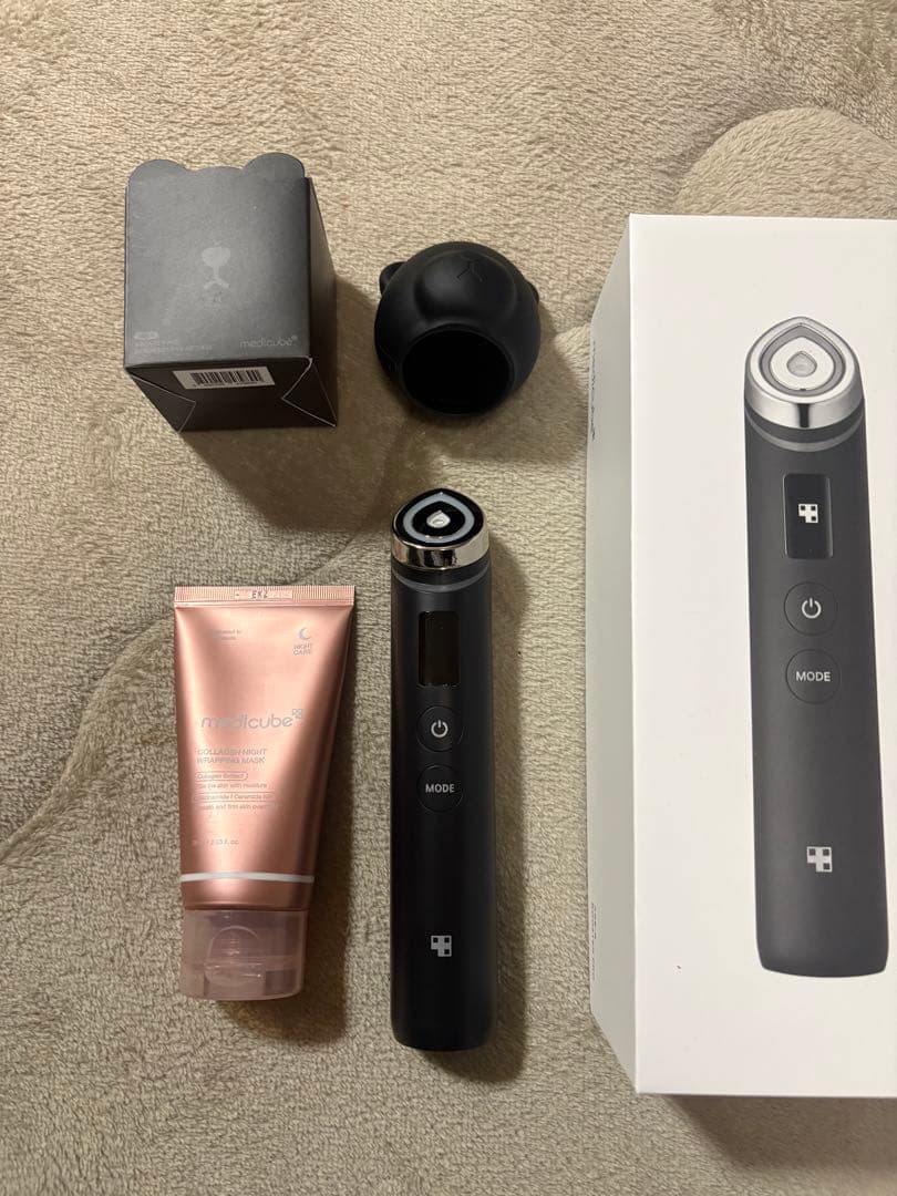 メディキューブ AGE-Rブースタープロ 美顔器　クマ