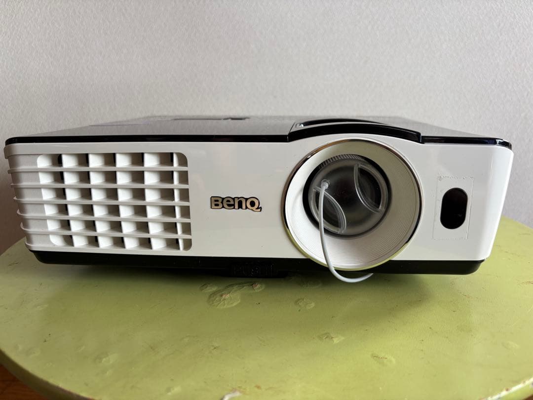 BenQ MH680 デジタルプロジェクター