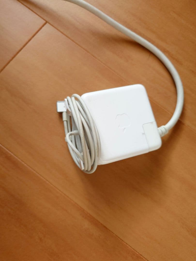 MacBookPro 2015 13インチ i5 8gbram ssd256gb