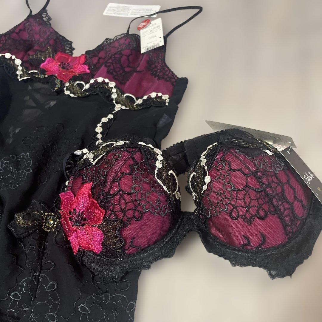 Salute花柄刺繍ブラジャーショーツキャミセット70D