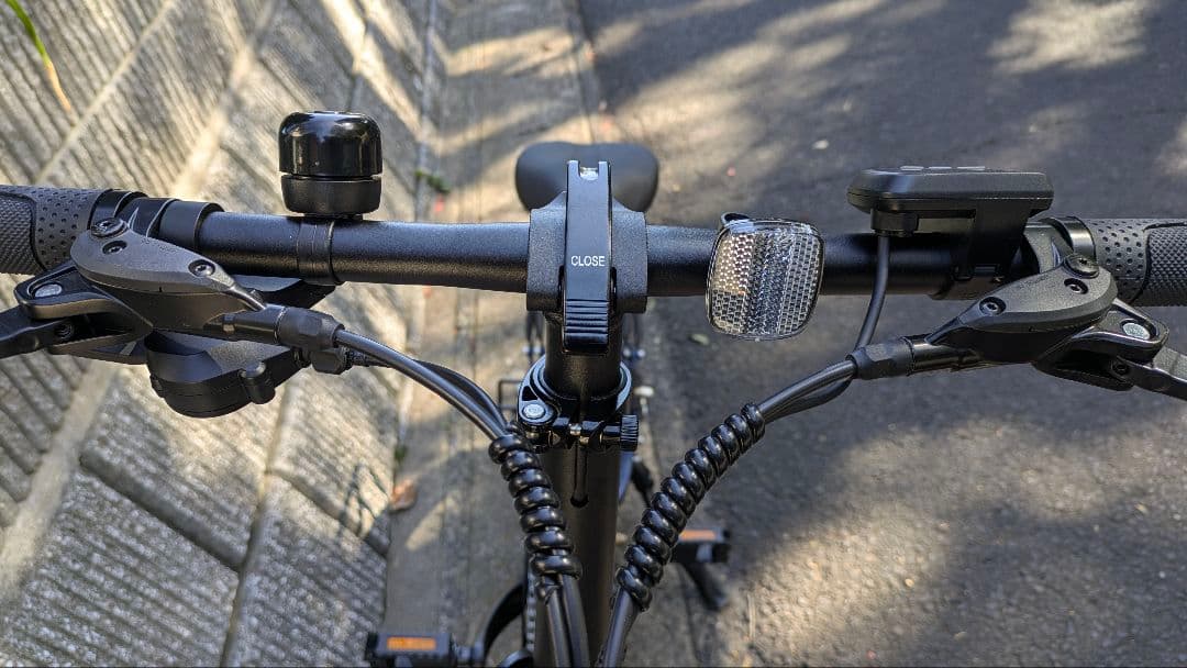 電動アシスト折りたたみ自転車ERWAYA02と電動空気入付き