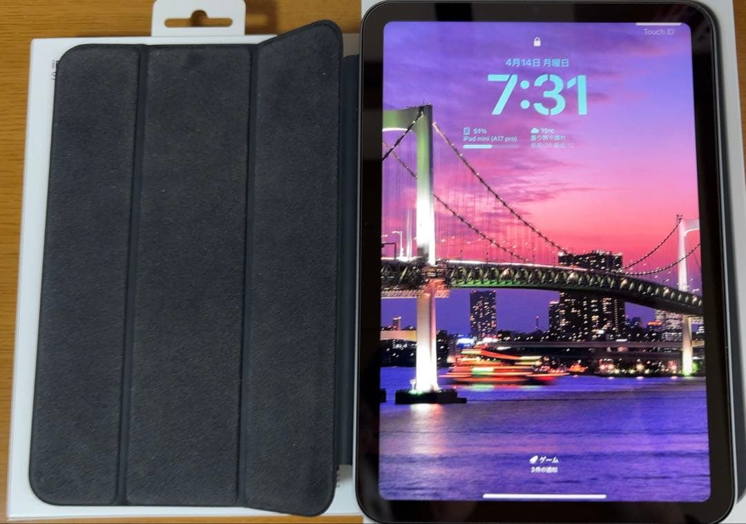 iPad mini (A17 pro) スペースグレー Smart Folio