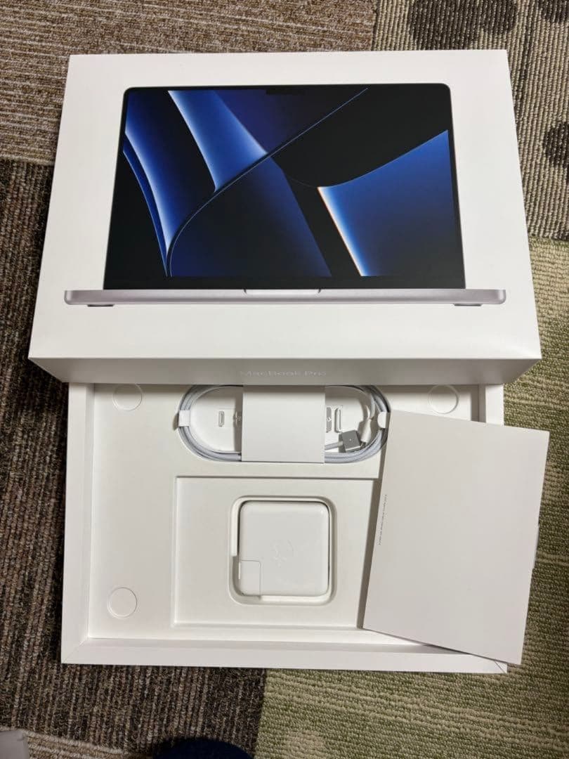 Macbook Pro M2 pro 16GB 512G シルバー 14インチ