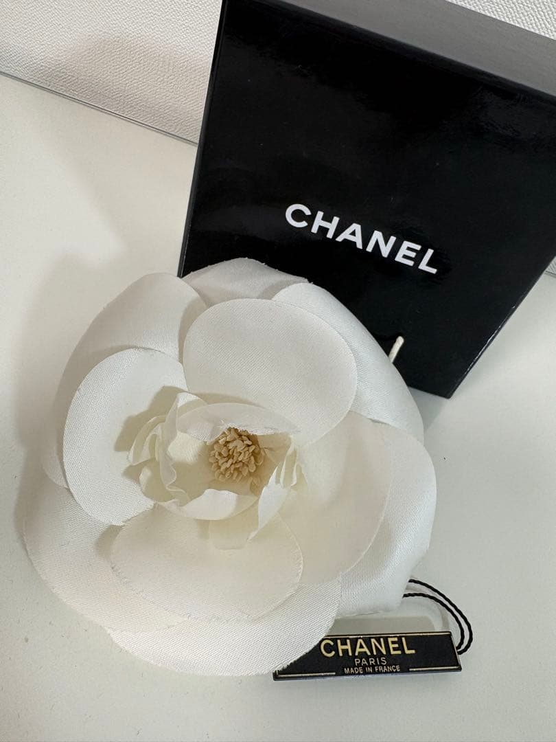 CHANEL カメリア　コサージュ　白　卒業式