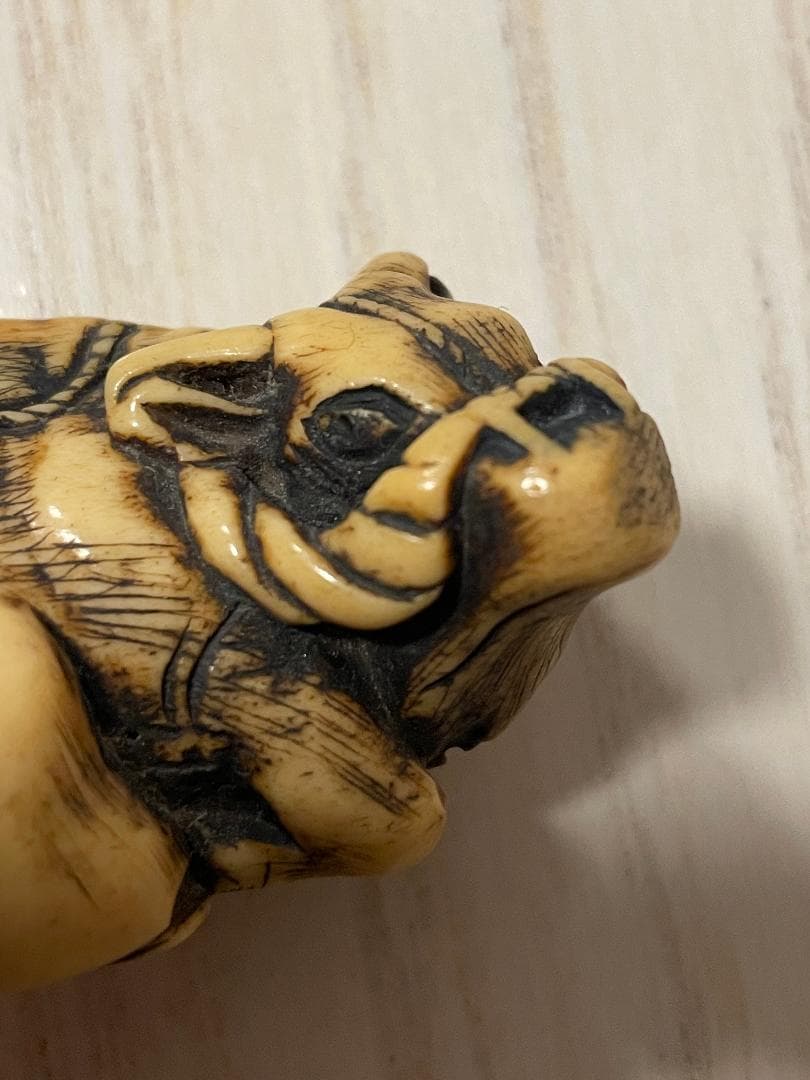 シ*ジ様 牛彫刻　極上根付　天然素材　希少　アンティーク　骨董品