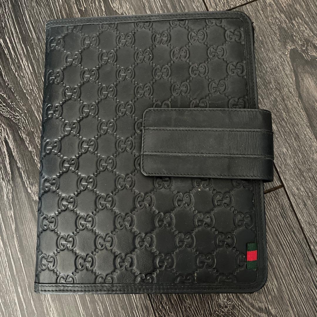 Gucci ブラックレザー iPadケース