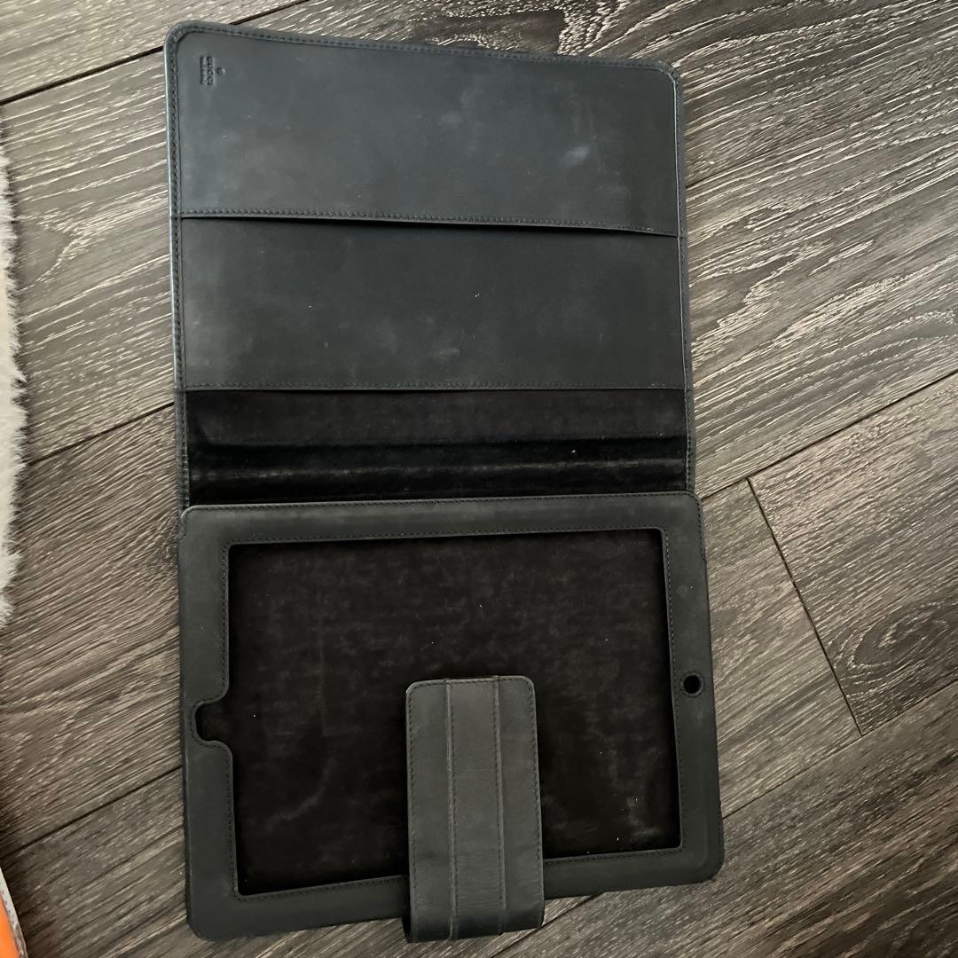 Gucci ブラックレザー iPadケース