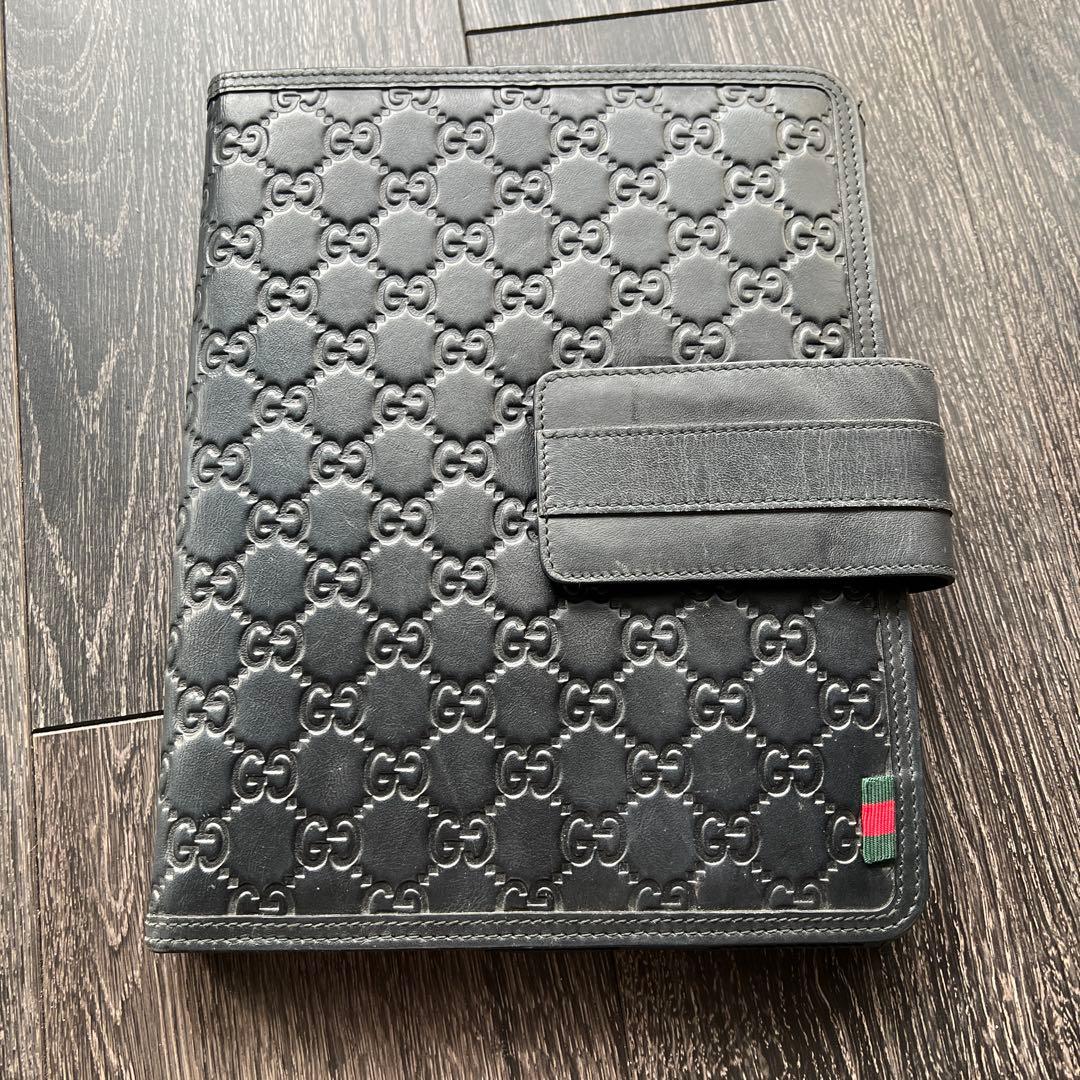 Gucci ブラックレザー iPadケース