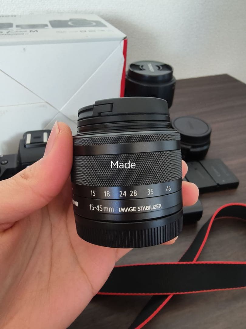 Canon EOS Kiss M + 3本レンズセット￼とアダプター￼