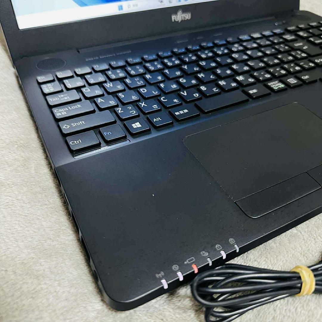 S121 FujitsuノートパソコンWEBカメラSSD第7世代Window11