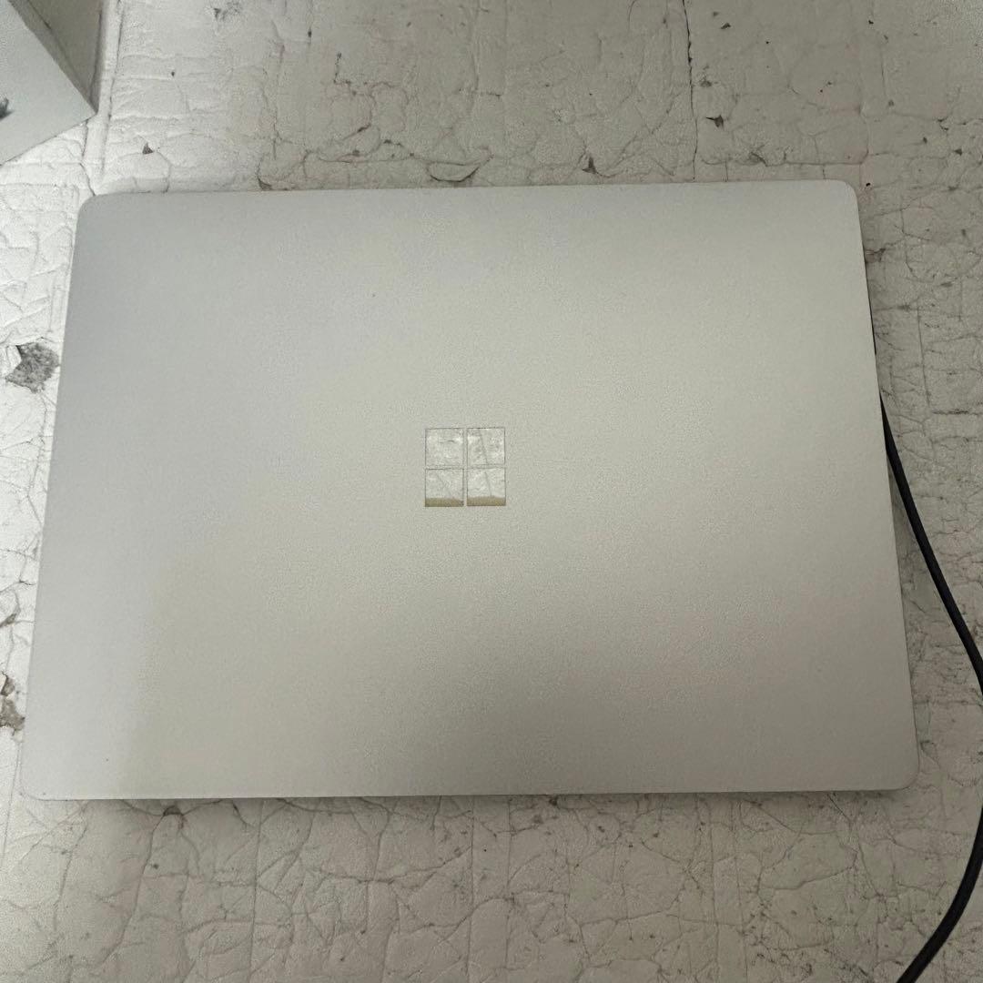 美品　Surface Laptop Go i5 4GB/64GB プラチナ