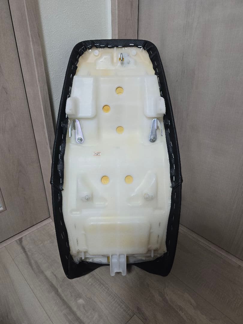 とや　　NC42 ローシート　中古美品