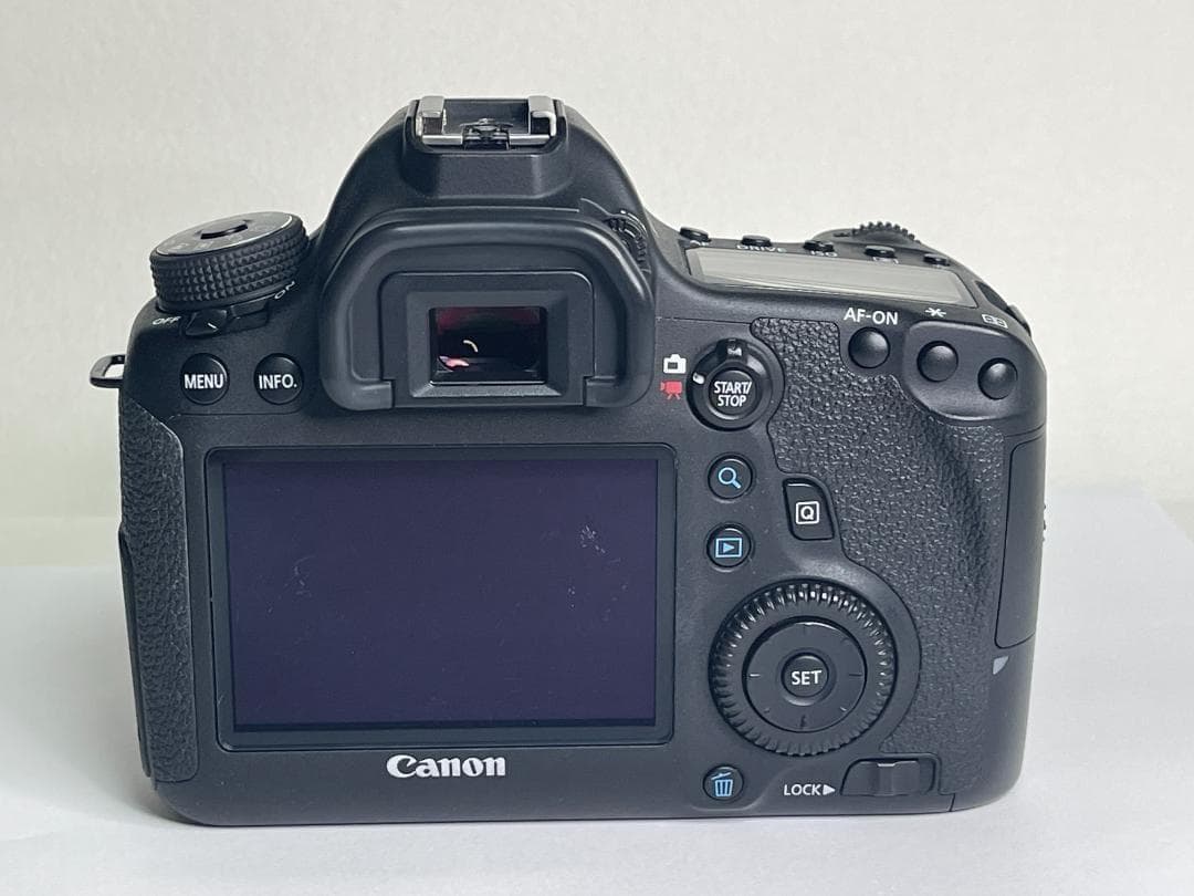 ★ショット18811回★ Canon EOS 6D フルサイズ カメラ キヤノン