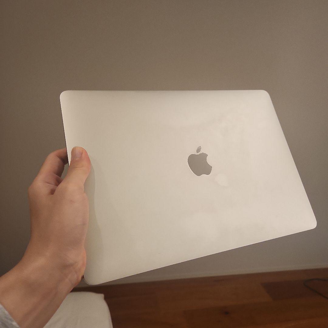 Macbook Air 13インチ 2020年モデル i5/8GB/512GB