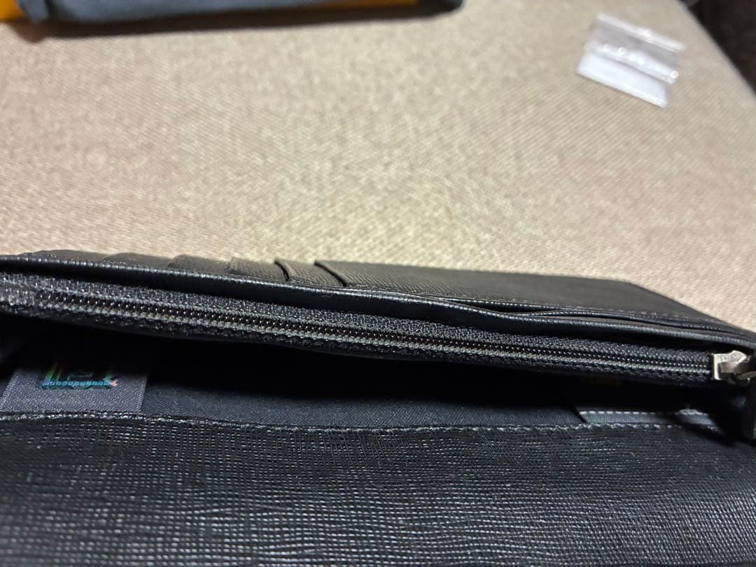 フェンディ（FENDI）　長財布　海外限定柄　青、黒マルチカラー