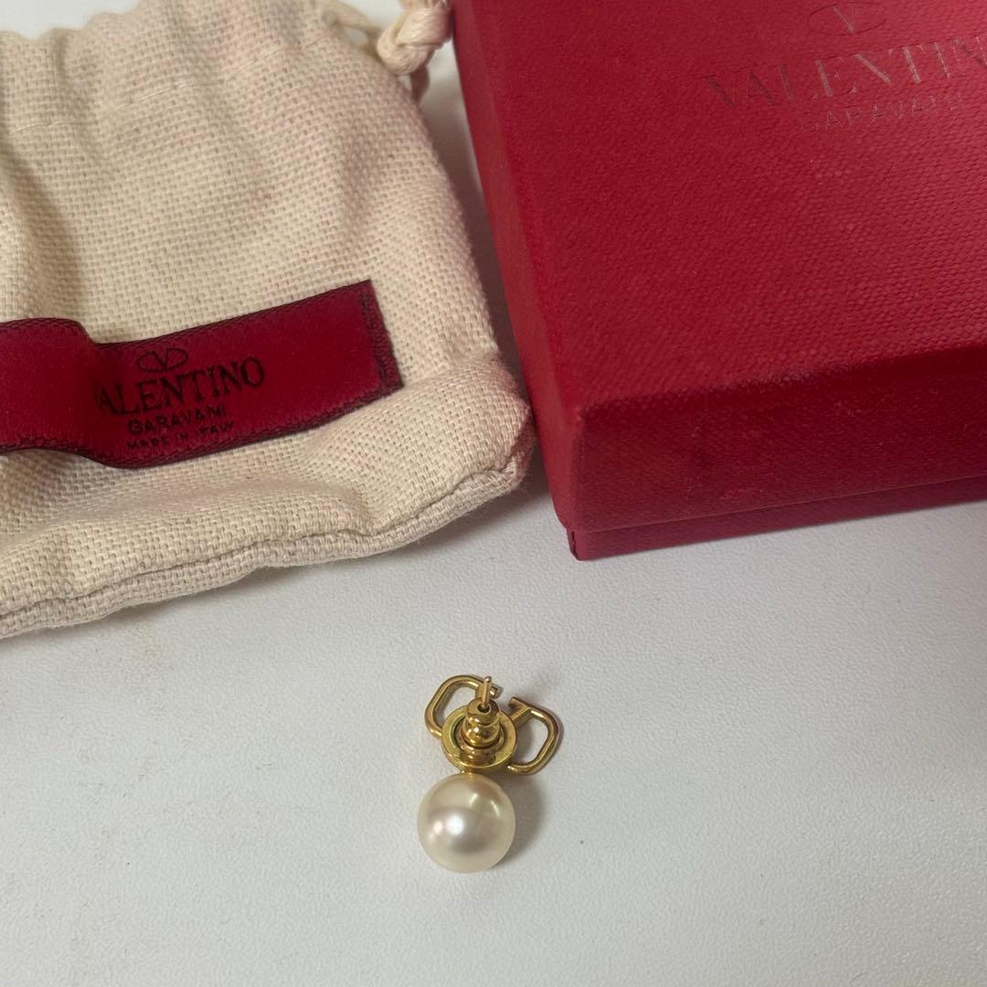 VALENTINO Vロゴ パール ピアス 片耳