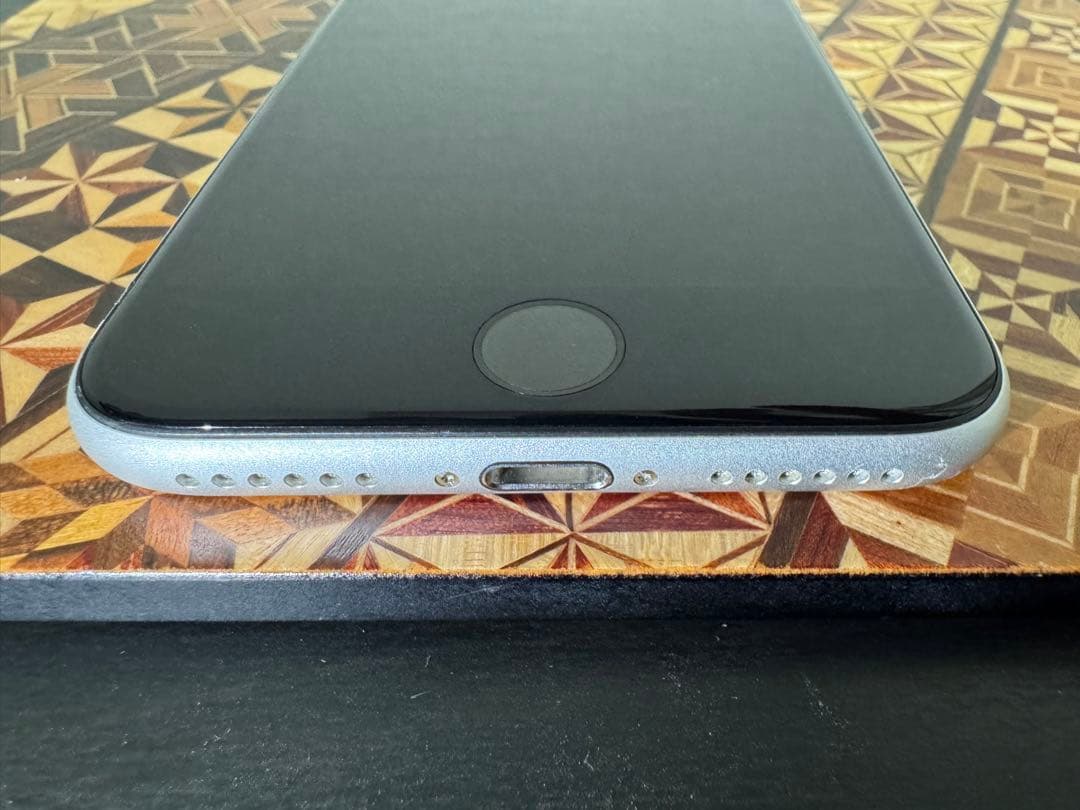 iPhone SE 2世代128GB