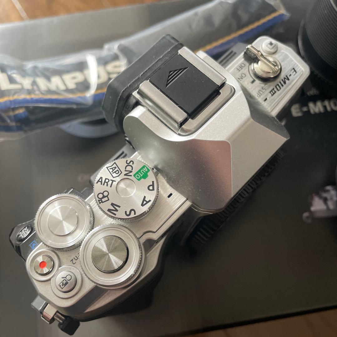 OLYMPUS E-M10 Mark II ミラーレスカメラ　美品