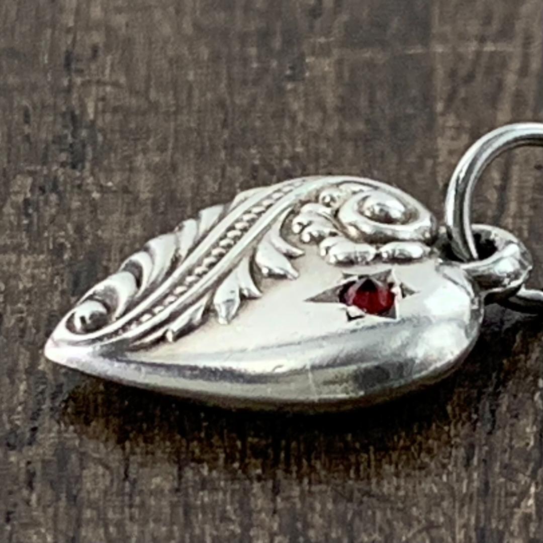 スウィートハートジュエリー レッドストーン 渦 シルバー ヴィンテージネックレス
