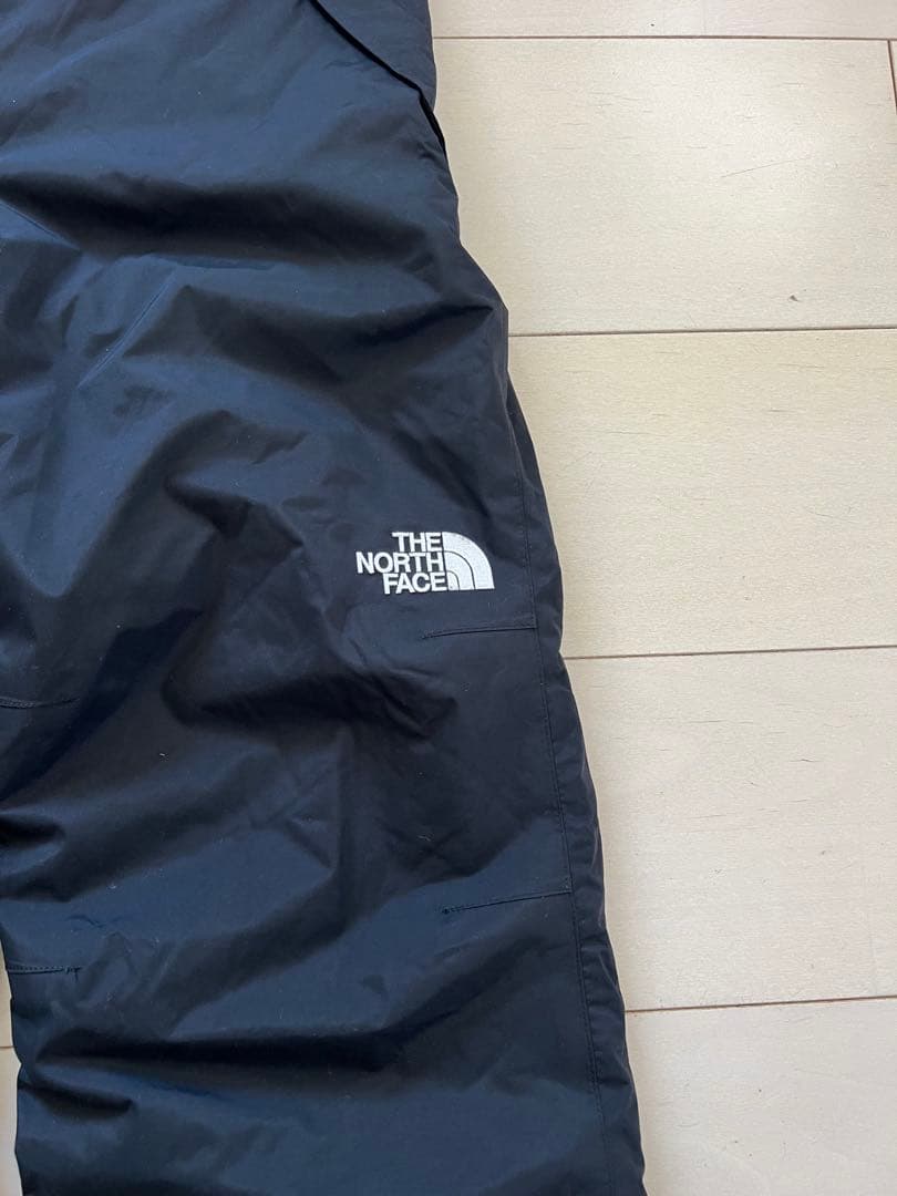 ノースフェイス スノーインサレーションビブ　キッズ　140 美品スノボ　スキー