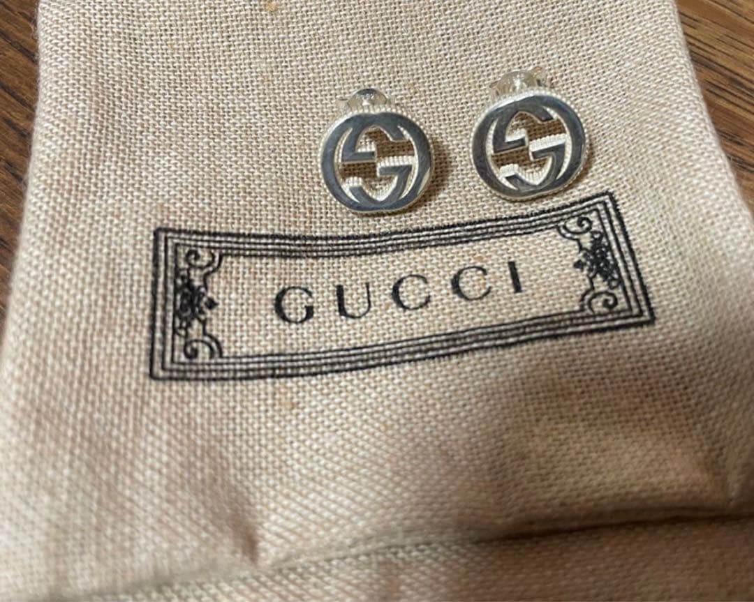 GUCCI シルバー GGロゴ ピアス
