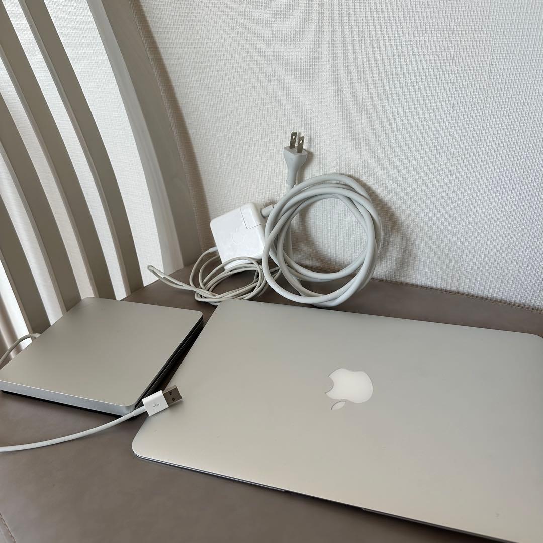 【即発送】Apple MacBook Air シルバー 充電器付き　A1465