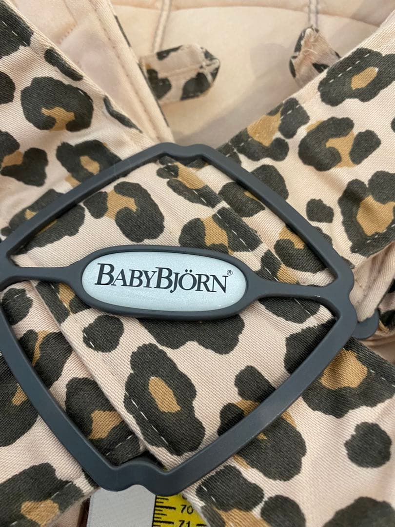 美品✨BABYBJÖRN ベビーキャリアミニ ヒョウ柄　1歳まで　最大11kg